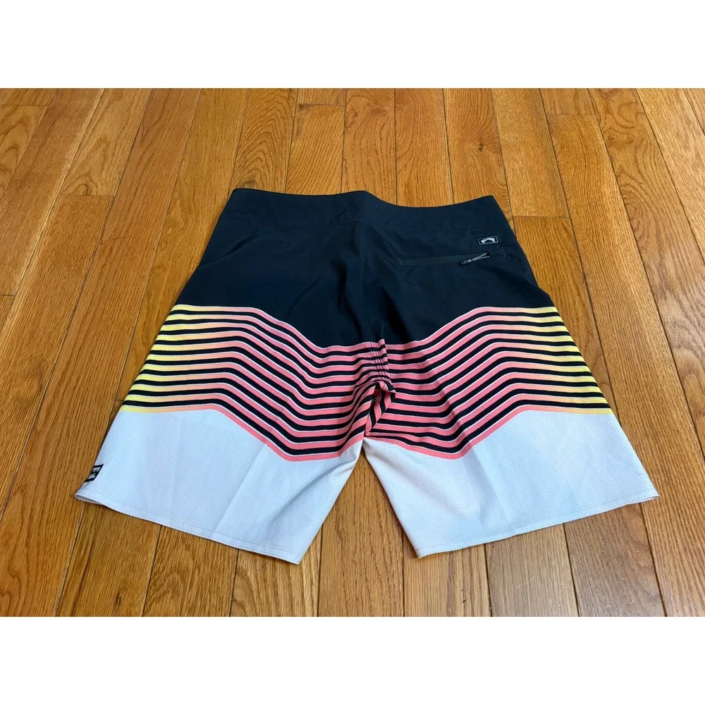 Billabong Kids Airlite Recycler T-Street Boardshorts Black Multi Chevron Size 29